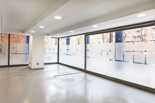 Rent Business premise in Rambla del brasil 38. Local comercial