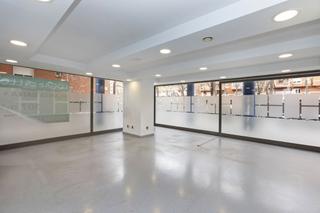 Lloguer Local Comercial a Rambla del brasil 38
