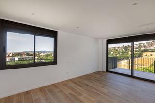 Rent Flat in Carrer de joan miró 49