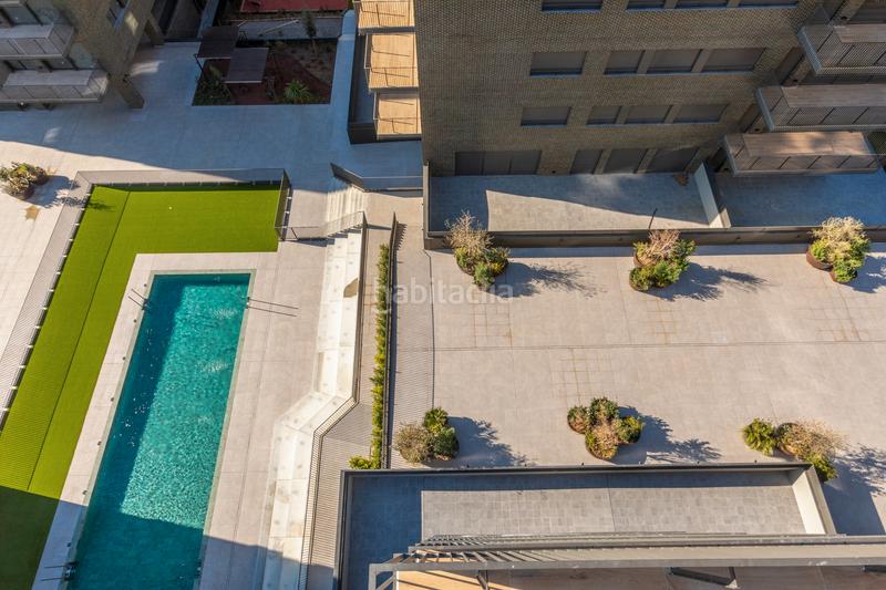 Foto 598df3da-7c43-42ff-ac39-04500dc7e3ab. Lloguer àtic amb piscina a Finestrelles Esplugues de Llobregat