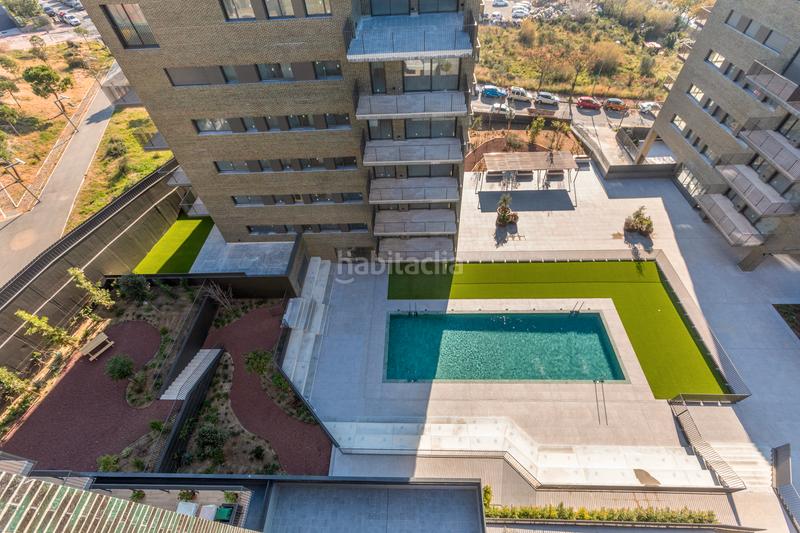 Foto 6ad5f8e9-0981-4e2d-9074-ba10c27afbbc. Lloguer àtic amb piscina a Finestrelles Esplugues de Llobregat