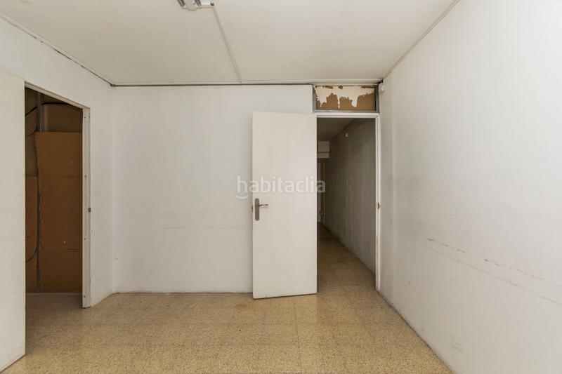 Foto b1465aa1-779b-4c0a-a49e-78d205e1d1a5. Alquiler local comercial en El Clot Barcelona