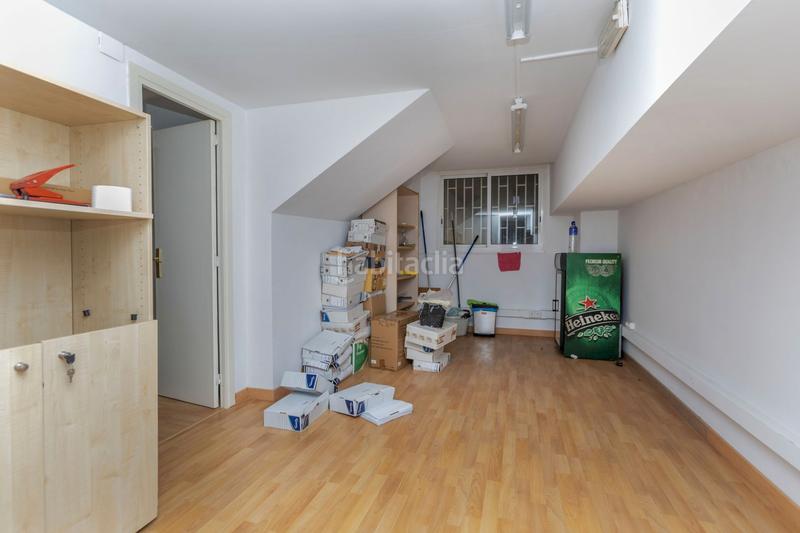 Foto d2046f27-0eb8-4360-839d-88d5131e3c04. Alquiler local comercial en El Clot Barcelona