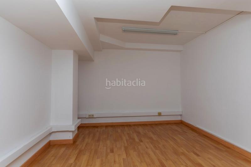 Foto d4255e26-bb88-47ac-a1f5-f759f9b283e6. Location local commercial dans El Clot Barcelona