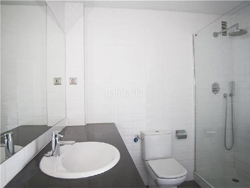 Foto 02e9e9b7-4b1e-4012-ad00-fb38451902e1. Lloguer pis amb calefacció aparcament a Provençals del Poblenou Barcelona