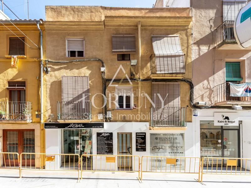 Foto c45a5ef8-2e09-43ee-9357-7c866749dcfe. Piso en calle s elies 31 piso para reformar en el centro en Reus