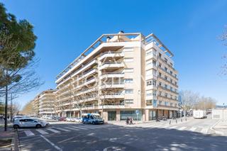 Flat in Calle antoni gaudi 64. Excelente vivienda en cantoni gaudi