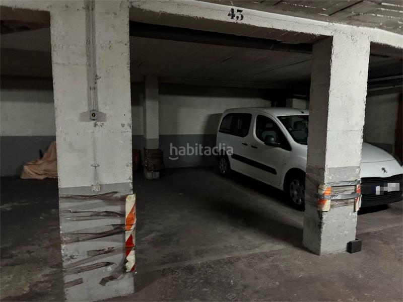 Foto e66a3caf-b6a1-4d95-ada5-4ac40d853865. Posto auto in calle castellvell 8 in Mestral Reus