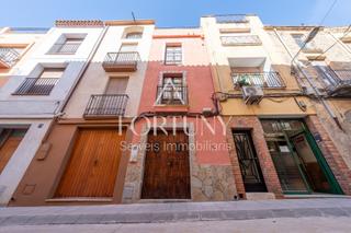 House in Carrer avall d' 20. Casa en venta carrer davall en montbrió del camp