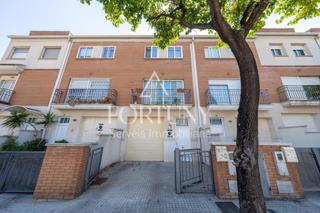 Semi detached house  Calle bonaventura carles aribau. Casa adosada en venta, calle bonaventura carles aribau en reus.