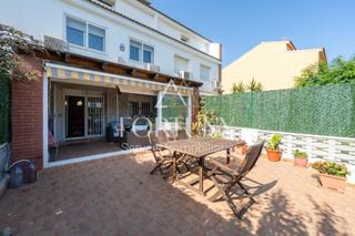 Reihenhaus  Calle motllats dels. Casa adosada en venta, calle motllats en reus.