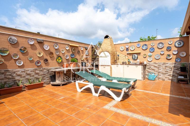 Foto 4f8e20b5-ac5c-413d-80eb-7b36f96b27a7. Casa adossada amb calefacció aparcament a Migjorn Reus