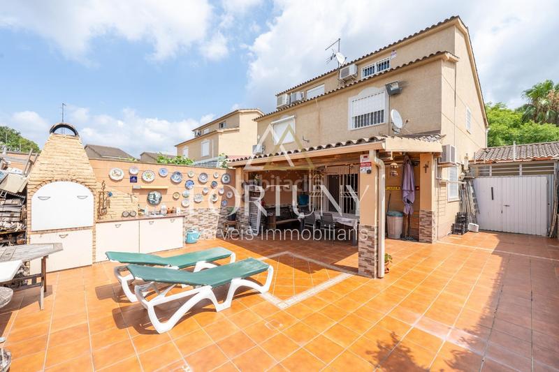 Foto 6b3efa66-ad80-4130-bdd3-b939b7ffaab7. Casa adossada amb calefacció aparcament a Migjorn Reus