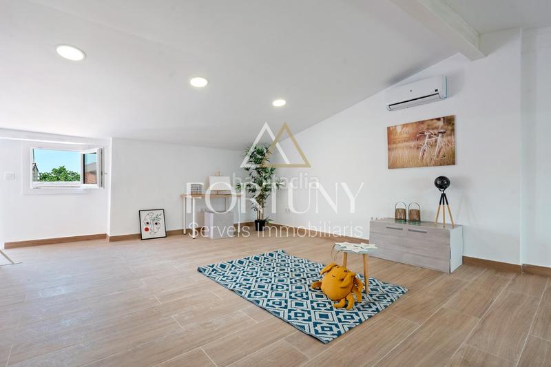 Foto 333575fa-1aa3-45b4-b3a2-a5b9c55650ba. Casa  en venta en calle carnisseria, en Almoster