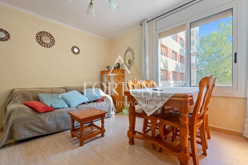 Foto 48f68752-2194-46fd-893c-b9f212123620. Appartement dans calle gral moragues 97 dans Mestral Reus