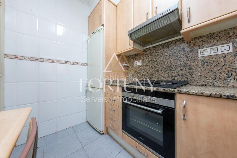 Foto 14ef3e12-3119-4509-af65-92482a89a258. Pis a santes cReus 54 a Centre Reus