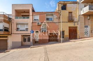 Maison jumelée  Calle s vicenç 26. Casa adosada en venta en calle sant vicenç, constanti.