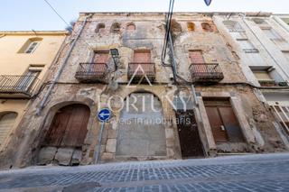 Casa en Carrer galanes de les 11. Edificio en venta en calle galanes, riudoms