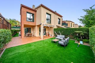 Reihenhaus in Carrer magnolies 6. Chalet adosado en venta en carrer magnolies  aigesverds