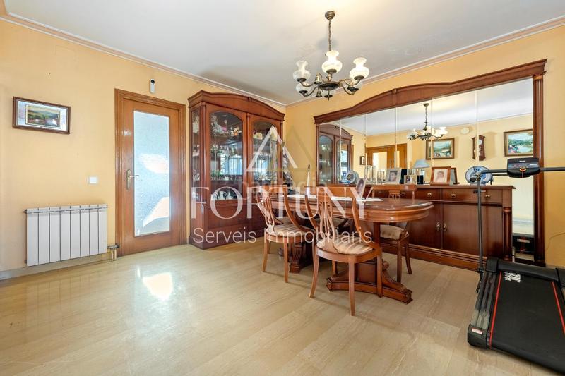 Foto 00785c7e-9f75-433b-a2c6-ddfd46db094b. Casa adossada amb calefacció aparcament piscina a Reus