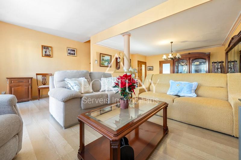 Foto 67524bf0-3776-4762-a2f2-7b65853c7eee. Casa adossada amb calefacció aparcament piscina a Reus