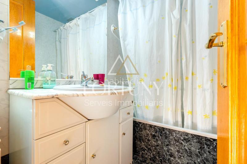 Foto 68584aae-025f-4923-a82f-0371d11771ee. Casa adossada amb calefacció aparcament piscina a Reus