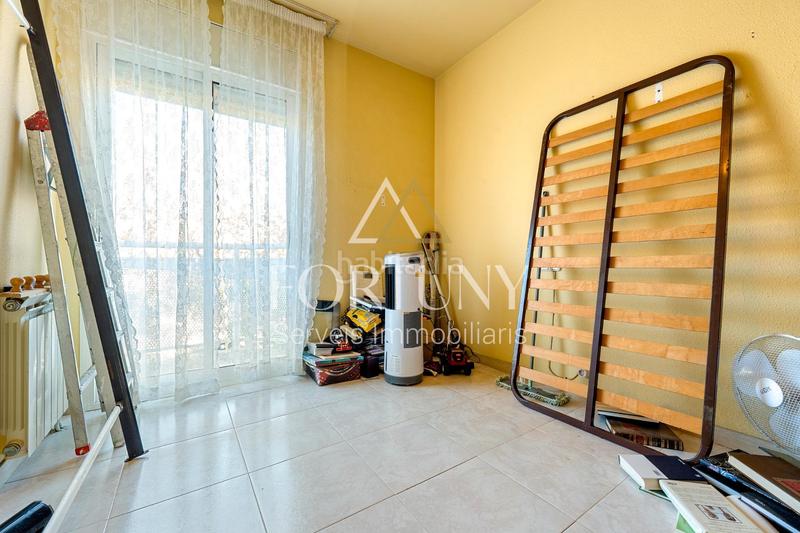 Foto c5e9d5dc-0fe8-427c-bfae-aa31c7fc23fb. Casa adossada amb calefacció aparcament piscina a Reus