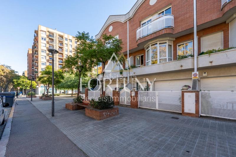 Foto e5ccf71a-86c1-45d7-bd78-ba7ee6a90c41. Casa adossada amb calefacció aparcament piscina a Reus