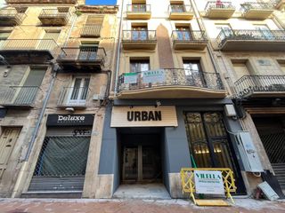 Miete Geschäftsraum in De santa anna 54. Local en alquiler raval santa anna 54, reus.