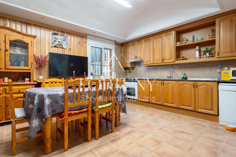 Foto f8566860-1a33-4fbf-8029-65cda7d0dcf2. Casa adossada amb aparcament a Migjorn Reus