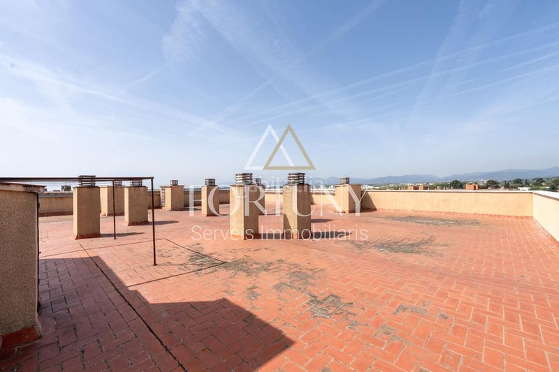 Foto 3150d995-92d0-4611-9bfc-eca7d2419313. Pis amb aparcament a Mestral Reus