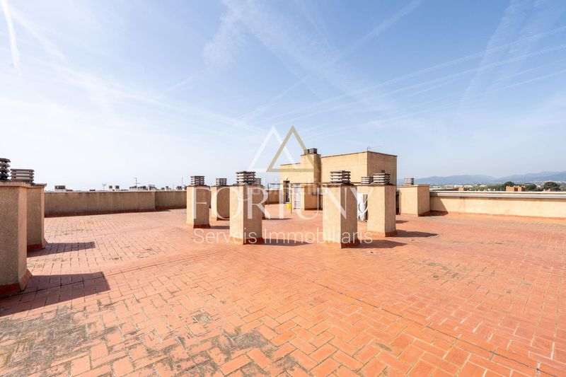 Foto 39655531-8866-4a42-a5b8-0d33e5579b3e. Pis amb aparcament a Mestral Reus