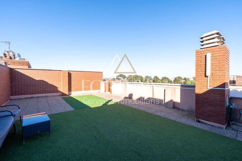 Foto 4107085f-65c1-46b8-9ae2-8c00a37c1ec2. Àtic amb piscina a Centre Reus