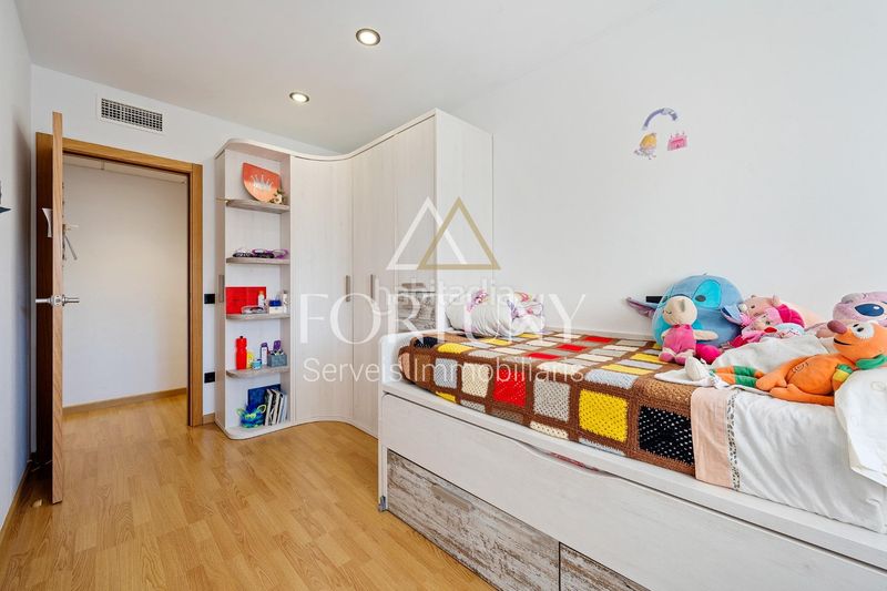 Foto 5a04ae92-9139-4bd1-958b-a81232709b4b. Àtic amb piscina a Centre Reus