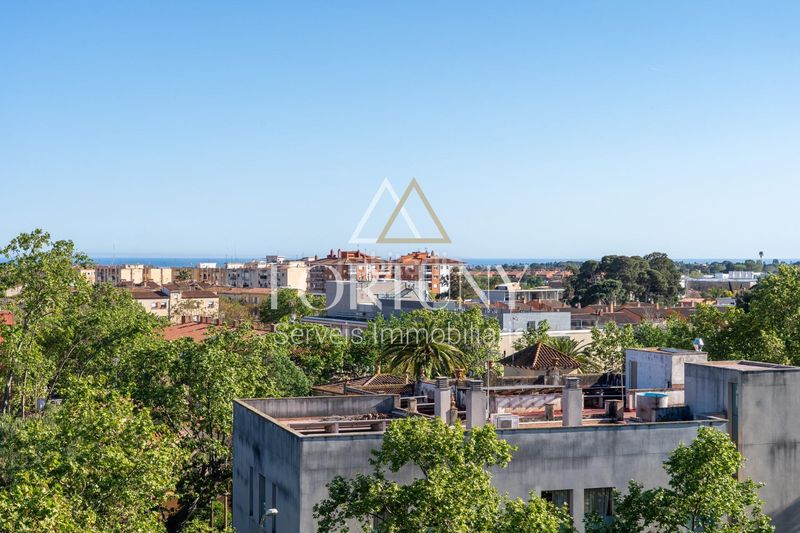 Foto 704c151a-4d00-4c33-a61d-27e882e3a126. Àtic amb piscina a Centre Reus