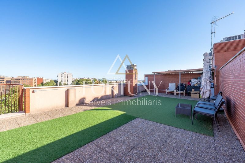 Foto 89131b9f-85db-4dd0-9bf4-83e68edb762e. Àtic amb piscina a Centre Reus