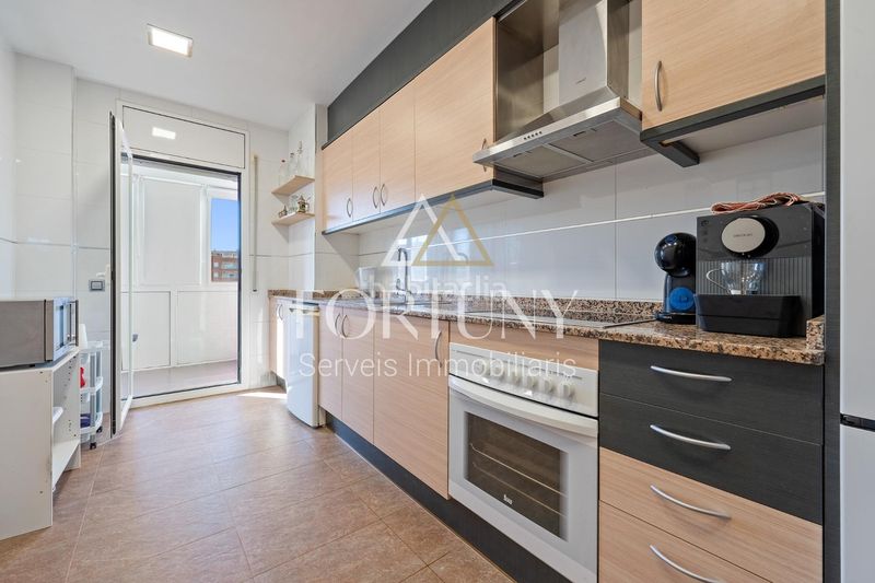 Foto 959138f1-3c38-423b-9a11-64b7949b48ea. Àtic amb piscina a Centre Reus