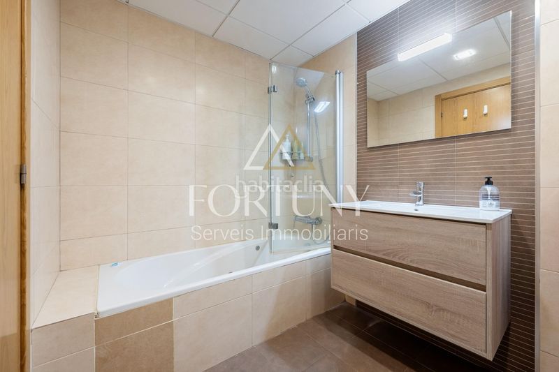 Foto e431d7d4-6e78-492d-990d-bc01b1add551. Àtic amb piscina a Centre Reus