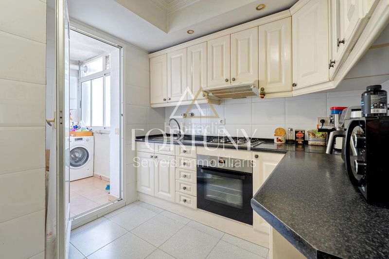 Foto 3fe51d49-7d93-42aa-a891-4015b2f38680. Pis amb aparcament a Centre Reus