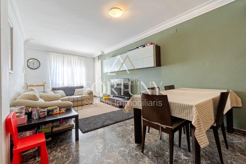 Foto 452b3b95-52fc-4968-be5f-b12d8eb114c3. Pis amb aparcament a Centre Reus