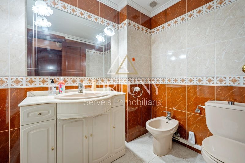 Foto 4d2ceb5e-fe5e-438c-885c-be7a227440e9. Pis amb aparcament a Centre Reus