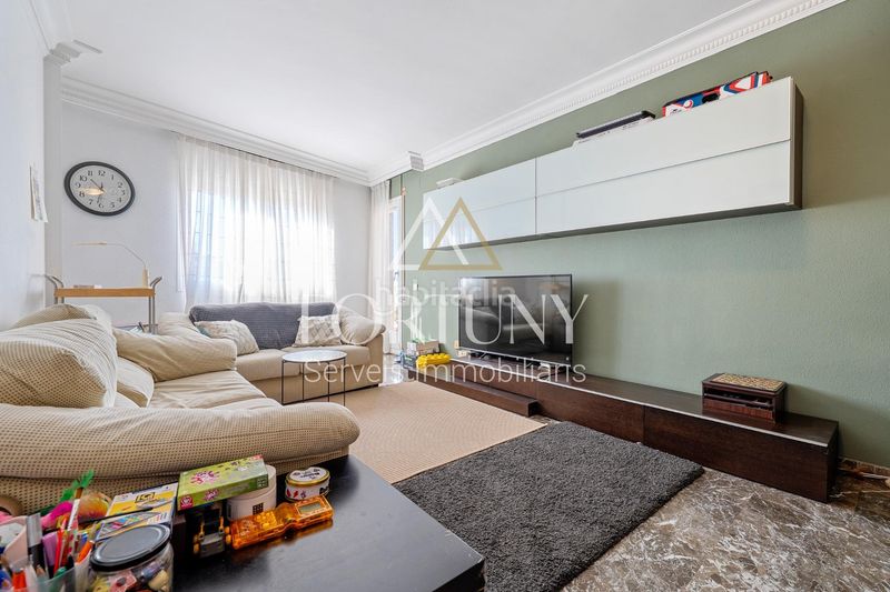 Foto 8be1f6fd-0e15-4776-971f-a8b1e172954c. Pis amb aparcament a Centre Reus