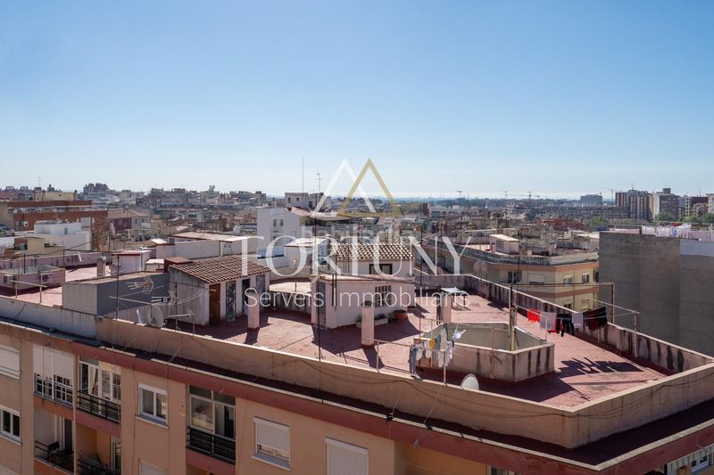 Foto 9171c57d-a112-4e32-b2f5-5d678ec95f6d. Pis amb aparcament a Centre Reus