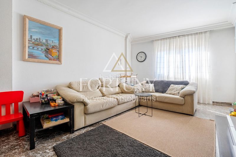 Foto ab780d4e-056e-4408-9271-4e519d775e98. Pis amb aparcament a Centre Reus