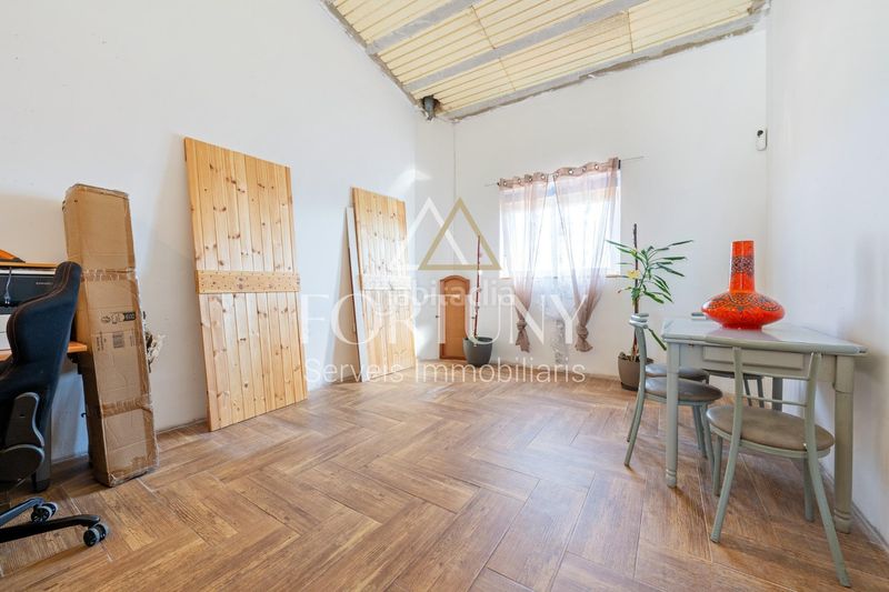 Foto c3a9396c-af61-4ad7-ac0a-0955fa5ccb33. Casa a Puigpelat
