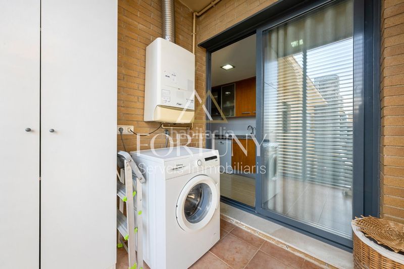 Foto a6655c65-c8bb-45a5-a1a8-c860bfd827cf. Àtic amb calefacció aparcament piscina a Llevant Reus