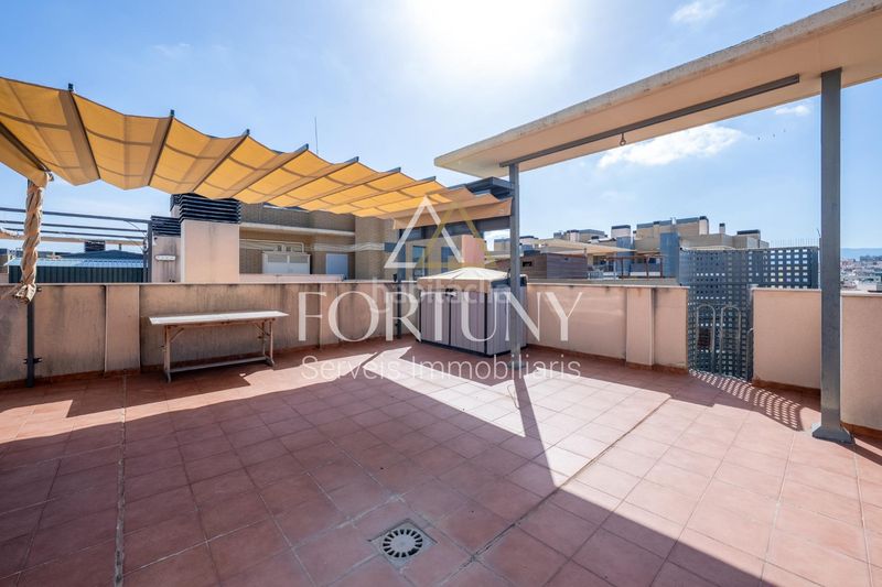 Foto dd8dcd66-bce8-4397-a87e-87dfbc9be16a. Àtic amb calefacció aparcament piscina a Llevant Reus