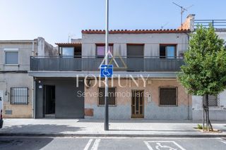 Reihenhaus in Ponent. Casa adosada en venta en almirall recasens, en reus.
