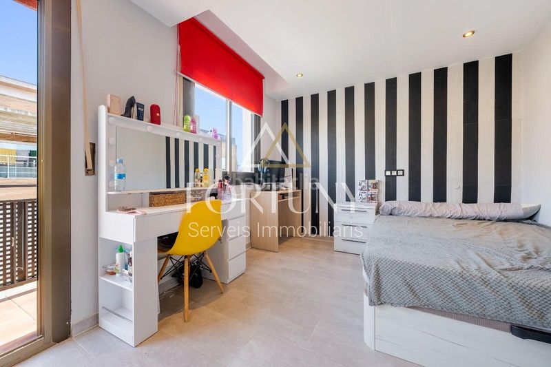 Foto bf234777-7a0e-4962-8e92-604c632c332b. Casa adossada amb aparcament a Ponent Reus