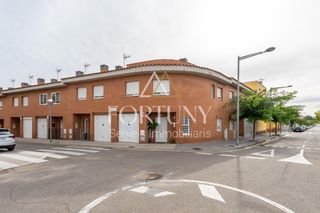 Maison jumelée  Mare de deu adormida de l. Casa en venta en calle mare de deu de ladormida, vilaseca.